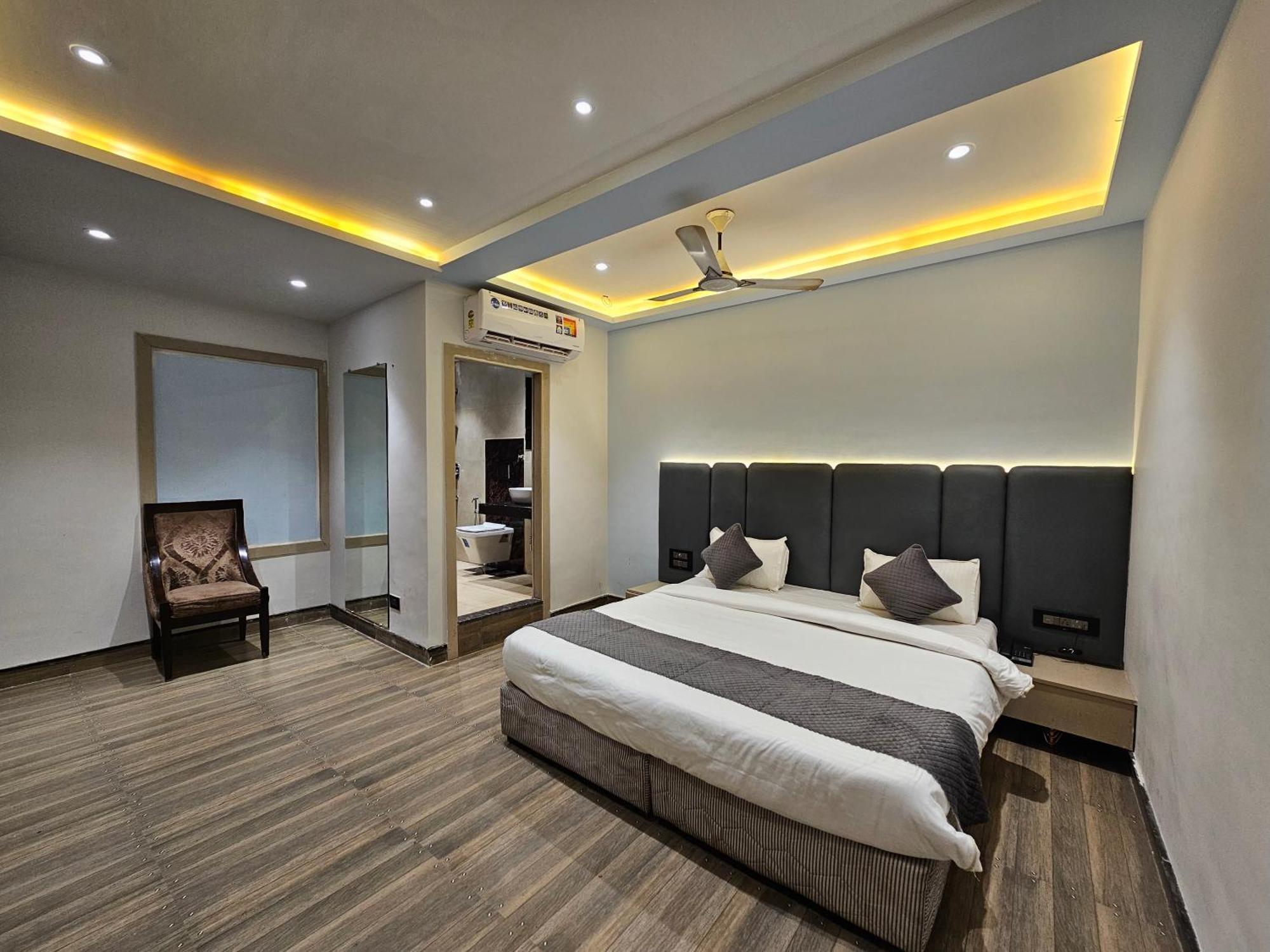 Hotel Mk Vivanta Gwalior Exterior foto
